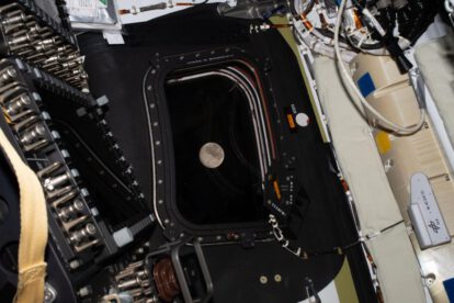 La luna en el espacio