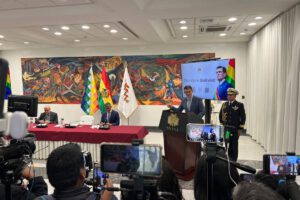 El Presidente Rodrigo Paz durante la presentación de un paquete de medidas económicas