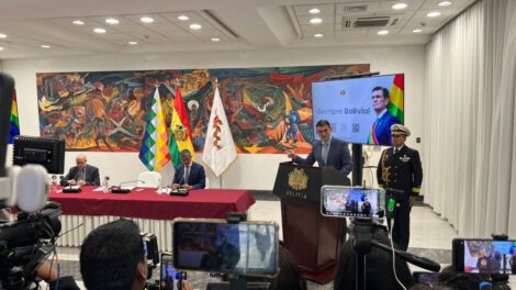 El Presidente Rodrigo Paz durante la presentación de un paquete de medidas económicas