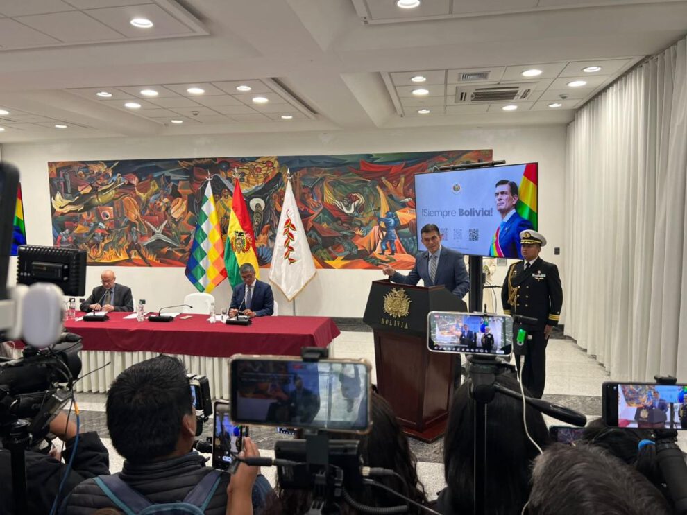 El Presidente Rodrigo Paz durante la presentación de un paquete de medidas económicas