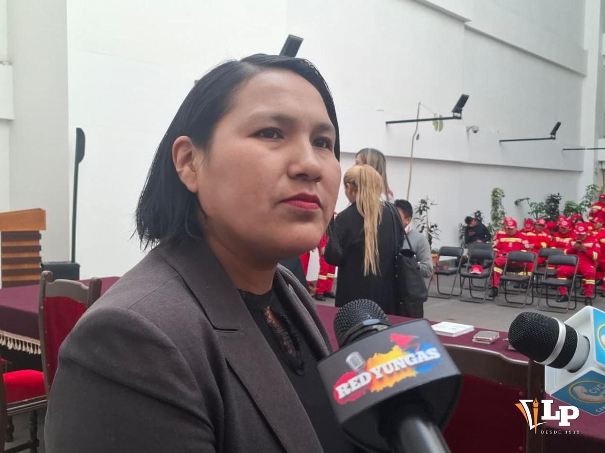 La senadora Pachacute en conferencia de prensa