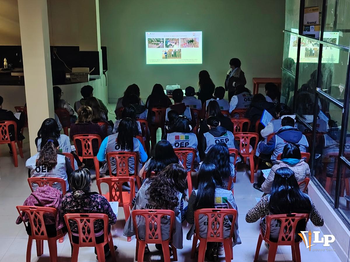 Capacitación de notarios electorales