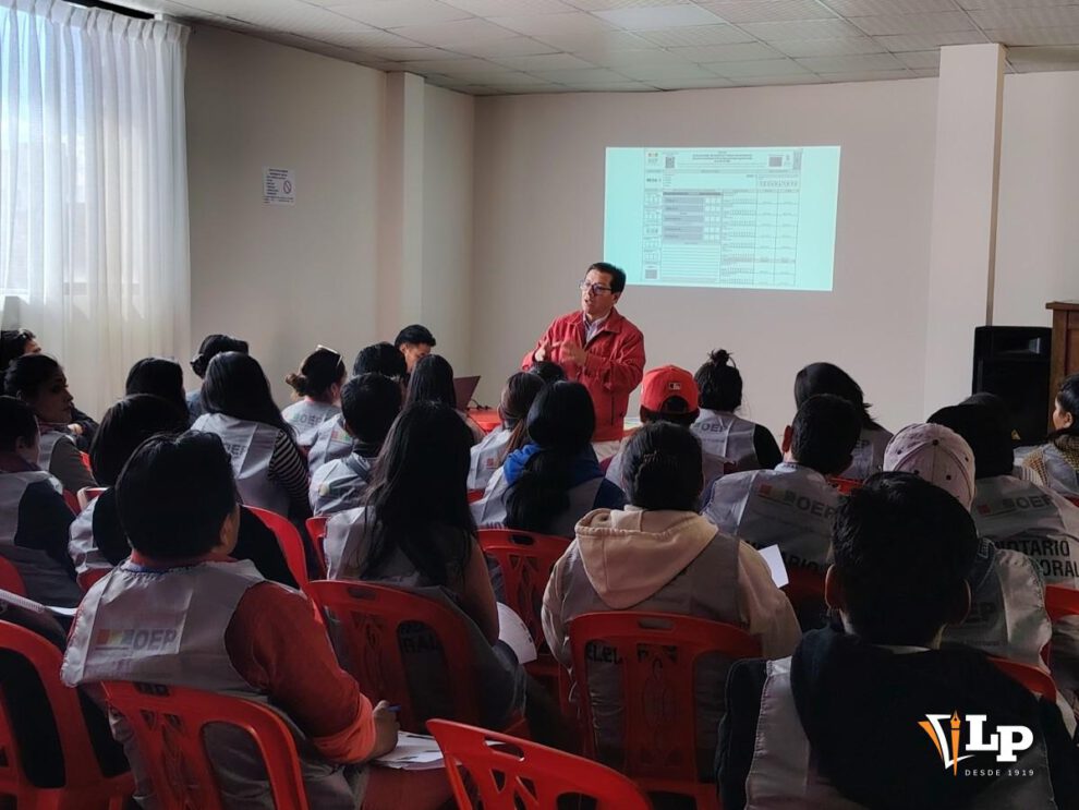 Capacitación de notarios electorales