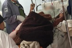 persona en una camilla