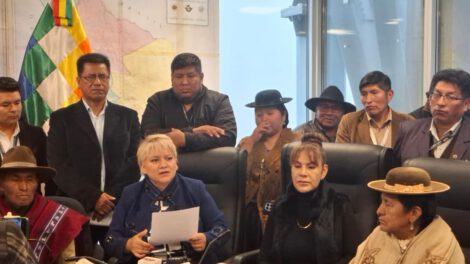 Firma del pronunciamiento entre el PDC y Conamaq