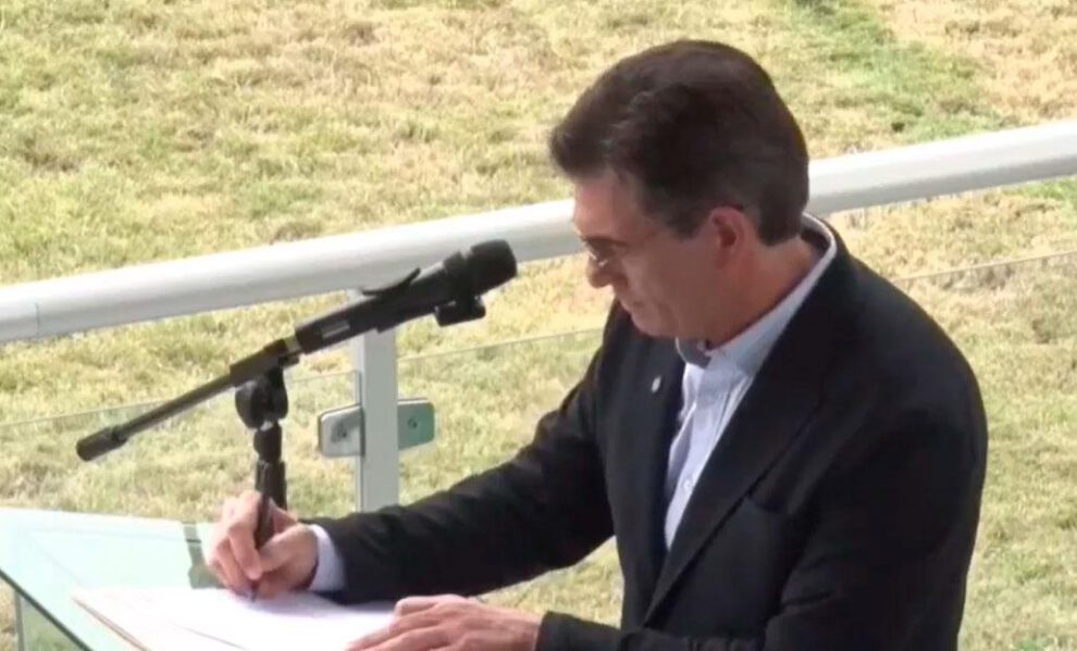 El presidente Rodrigo Paz promulgó el proyecto de Ley 157