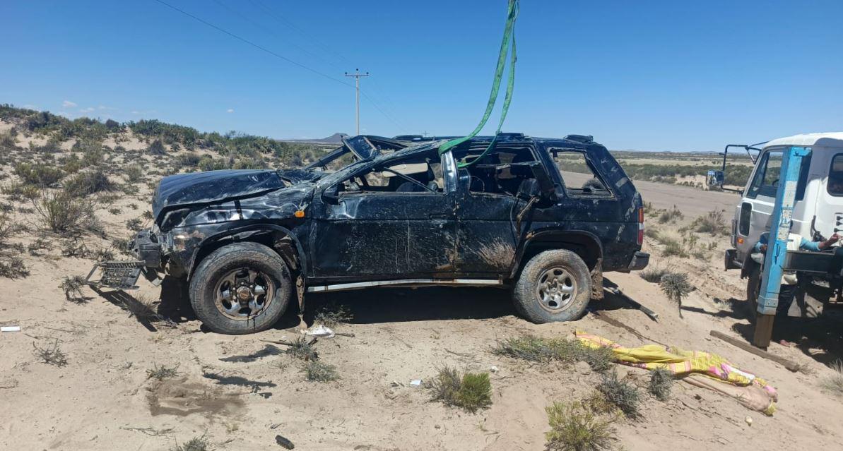 El motorizado es remolcado a la grua