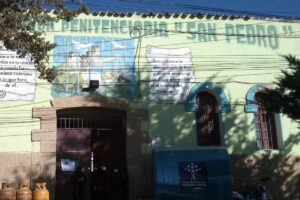 Imagen del frontis del penal de “San Pedro”