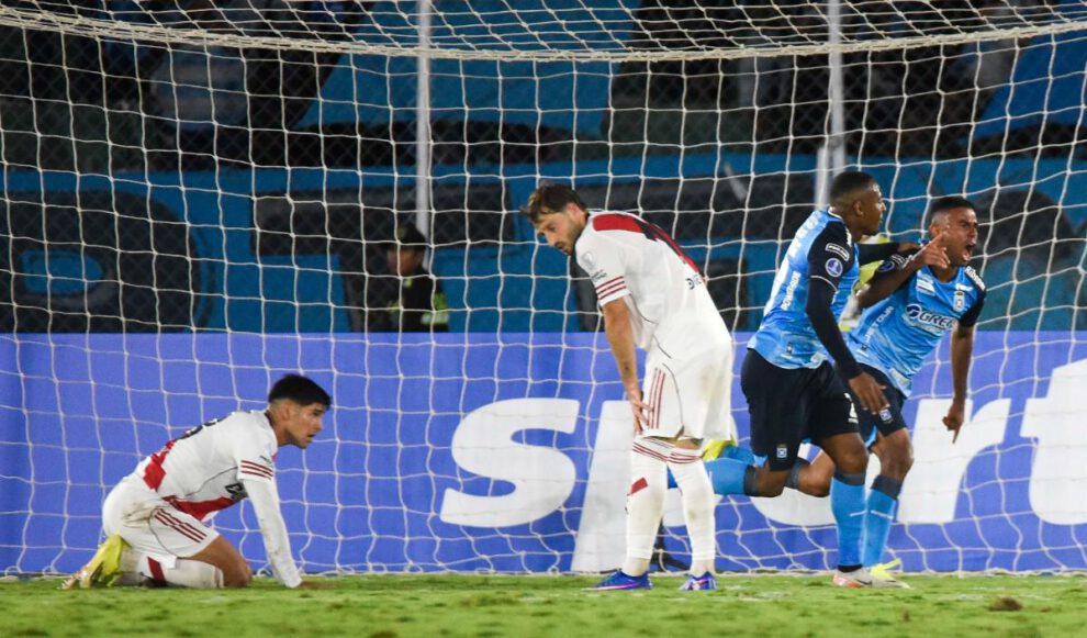 Copa Sudamericana, Fase de Grupos, Blooming vs. River Plate, Estadio Ramón Aguilera Costas
