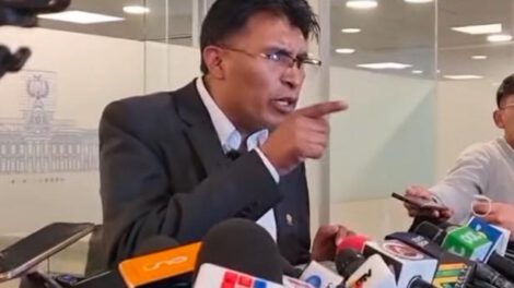 El senador Nilton Condori generó controversia al declarar: “Mi objetivo es cambiar Bolivia