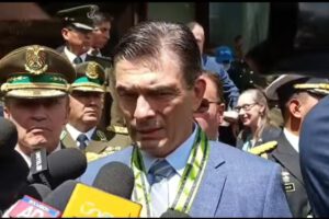 El Presidente Paz en conferencia de prensa