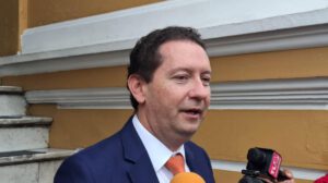 El vocero de Nueva Generación Patriótica, José Carlos Sánchez, en conferencia de prensa