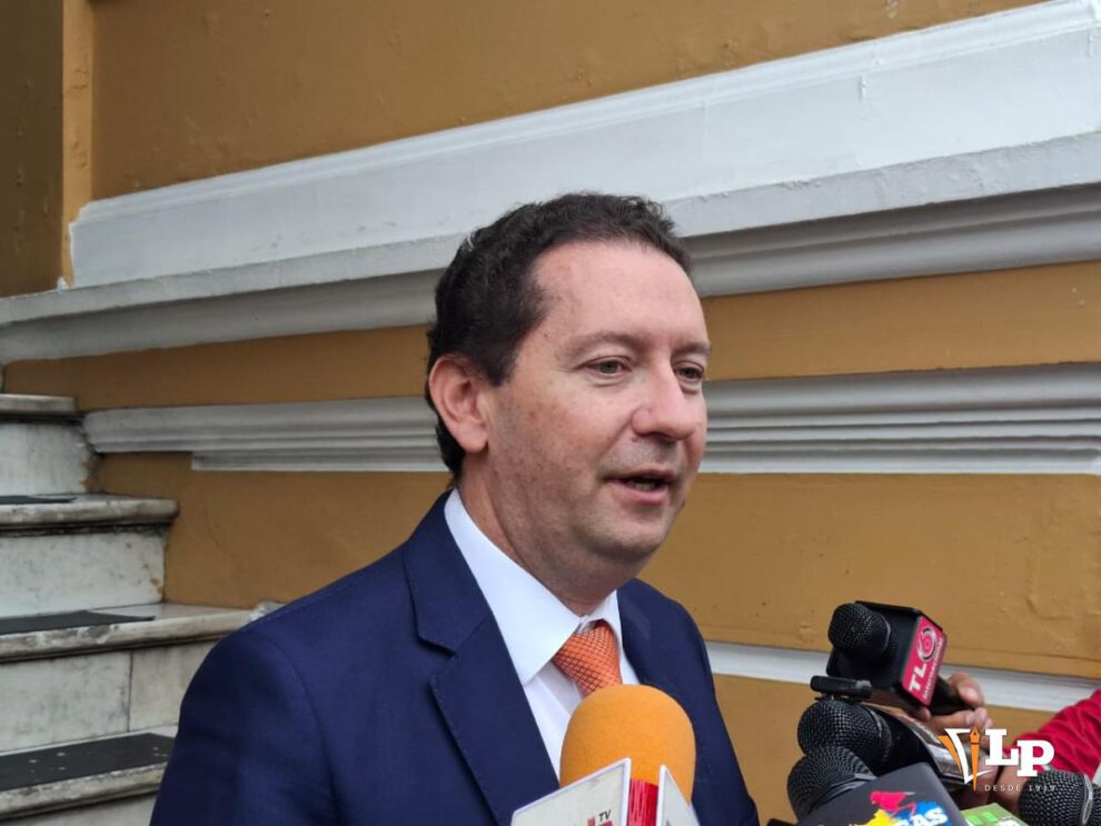 El vocero de Nueva Generación Patriótica, José Carlos Sánchez, en conferencia de prensa