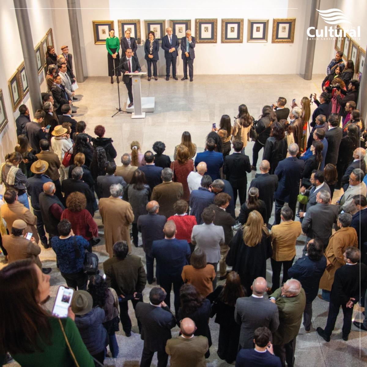 La inauguración de la exposición en el Patio de Cristal