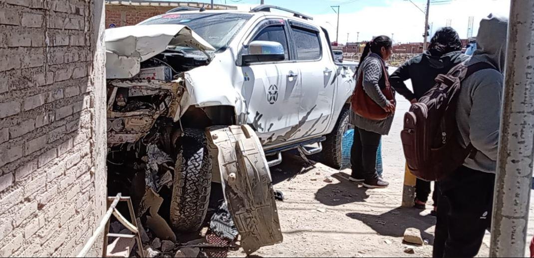 La camioneta con severos daños