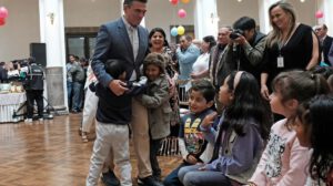 El Presidente Rodrigo Paz instó a la sociedad a realizar un cambio de mentalidad para garantizar el bienestar de los niños