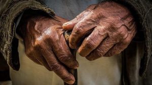 La víctima vive sola en su vivienda