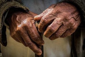 La víctima vive sola en su vivienda