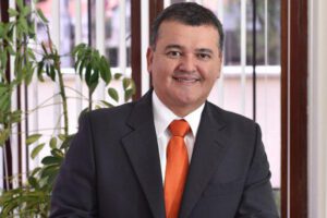 plano medio de Ronald Nostas Ardaya