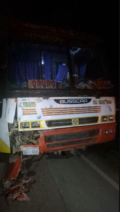 Imagen del bus luego del choque