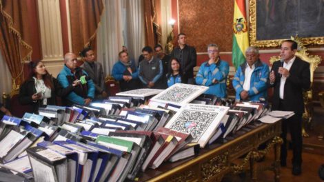 Más de 270 carpetas fueron entregadas al alcalde electo de La Paz César Dockweiler