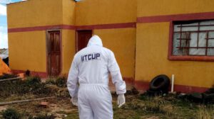 Durante l levantamiento del cadáver del caso de feminicidio