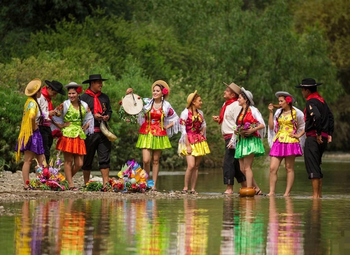 Vestimenta Típica del departamento de Tarija