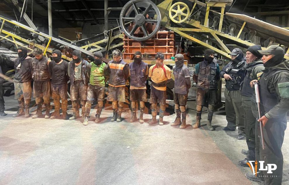 Se muestra a los actores del robo de mineral