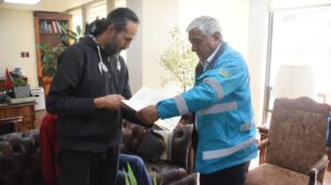 El alcalde de La Paz, Iván Arias, hizo entrega oficial del título municipal de “Hijo Predilecto”