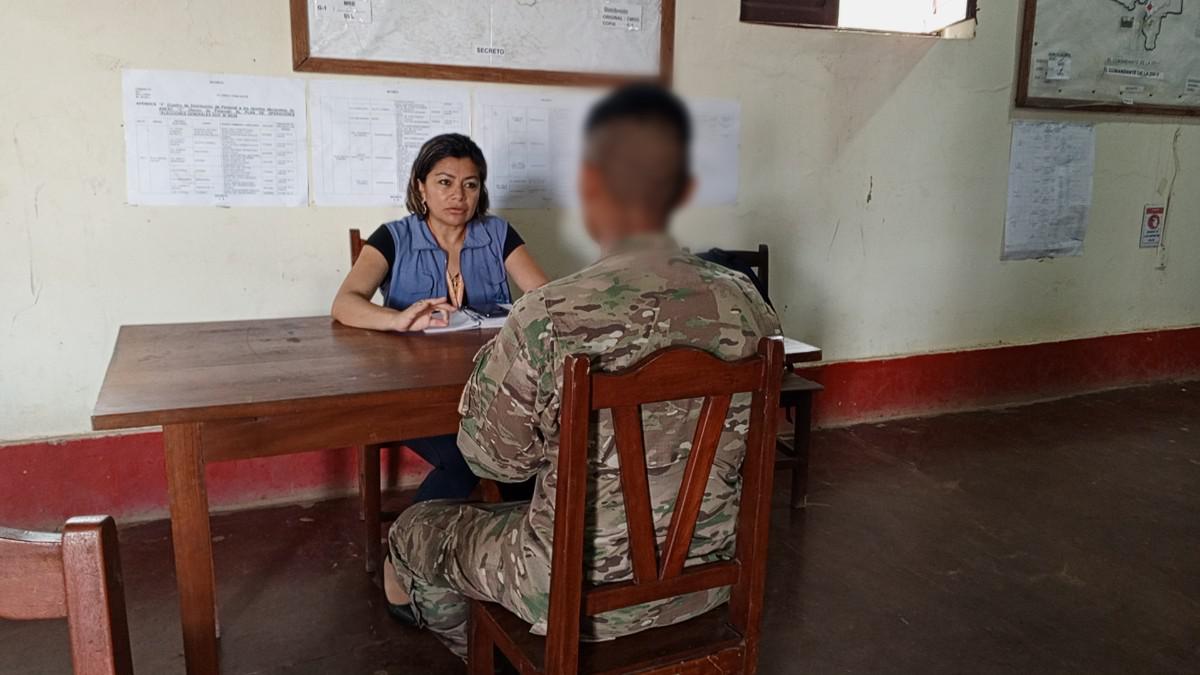 Entrevista a conscriptos de la unidad militar por la defensoría