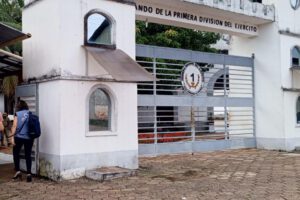 Delegados de la defensoría visitaron el recinto militar