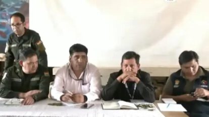 personas hablando