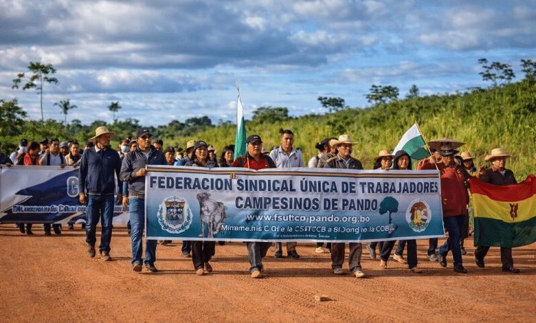 Movilizaciones campesinas e indígenas hacia la ciudad de La Paz