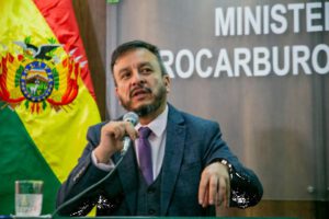 El ministro de Hidrocarburos, Mauricio Medinacelli, en conferencia de prensa