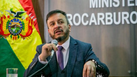 El ministro de Hidrocarburos, Mauricio Medinacelli, en conferencia de prensa