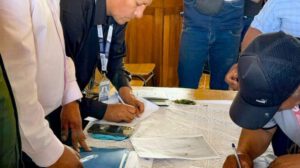 Representantes del transporte y autoridades de la ATT y el Gobierno