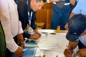 Representantes del transporte y autoridades de la ATT y el Gobierno