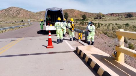 trabajos de mantenimiento de señalización vertical en el tramo Chuquichambi – Huayllamarca