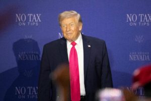 El presidente Donald Trump, anunció que el país mantendrá el bloqueo naval sobre Irán