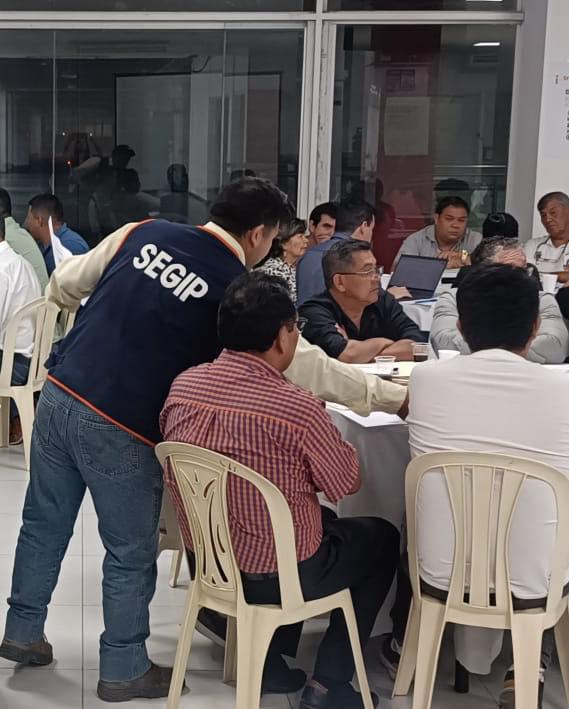 SEGIP impulsó talleres en Santa Cruz para fortalecer transparencia y seguridad vial con centros médicos y autoescuelas