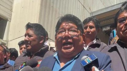 personas hablando