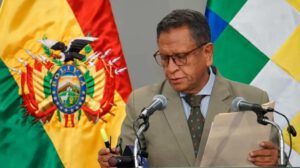 El ministro de Gobierno en conferencia de prensa