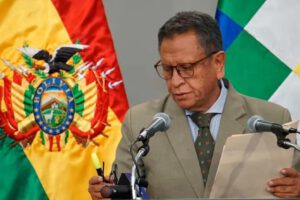 El ministro de Gobierno en conferencia de prensa