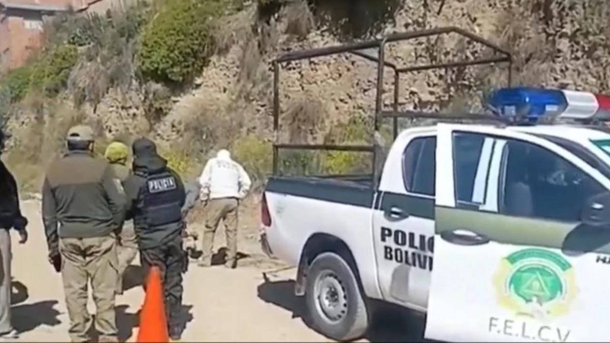 Efectivos policiales se desplazaron al sitio para iniciar las primeras pericias de campo