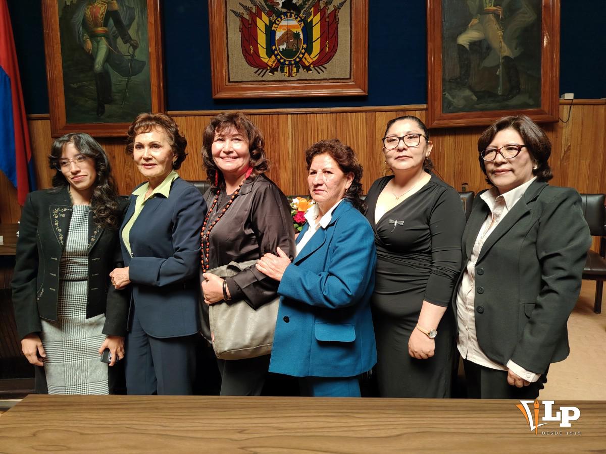 Escritoras Bolivianas