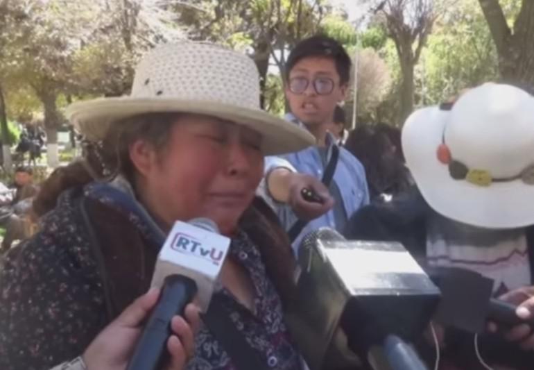 Imagen de la afectada en conferencia de prensa