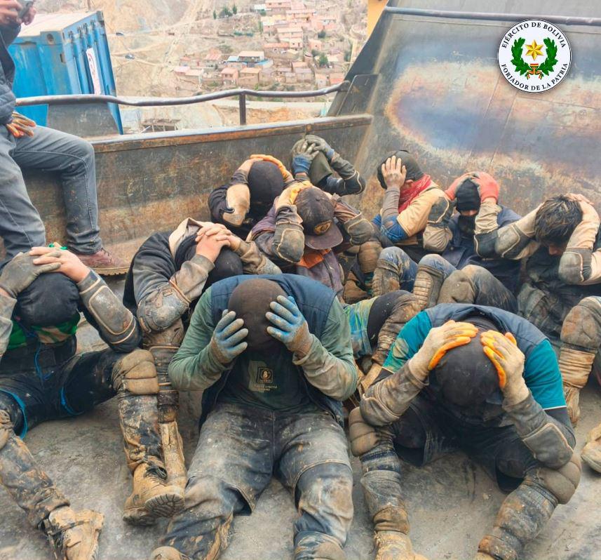 Ladrones de mineral en custodia