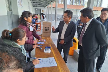 Visita a recintos electorales
