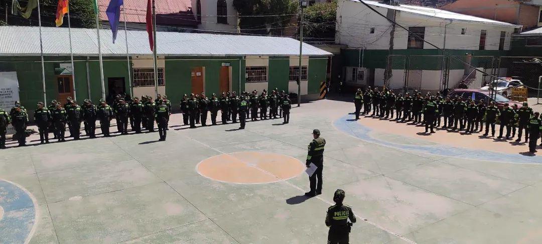 Formación de la Policía antes del inicio de las elecciones