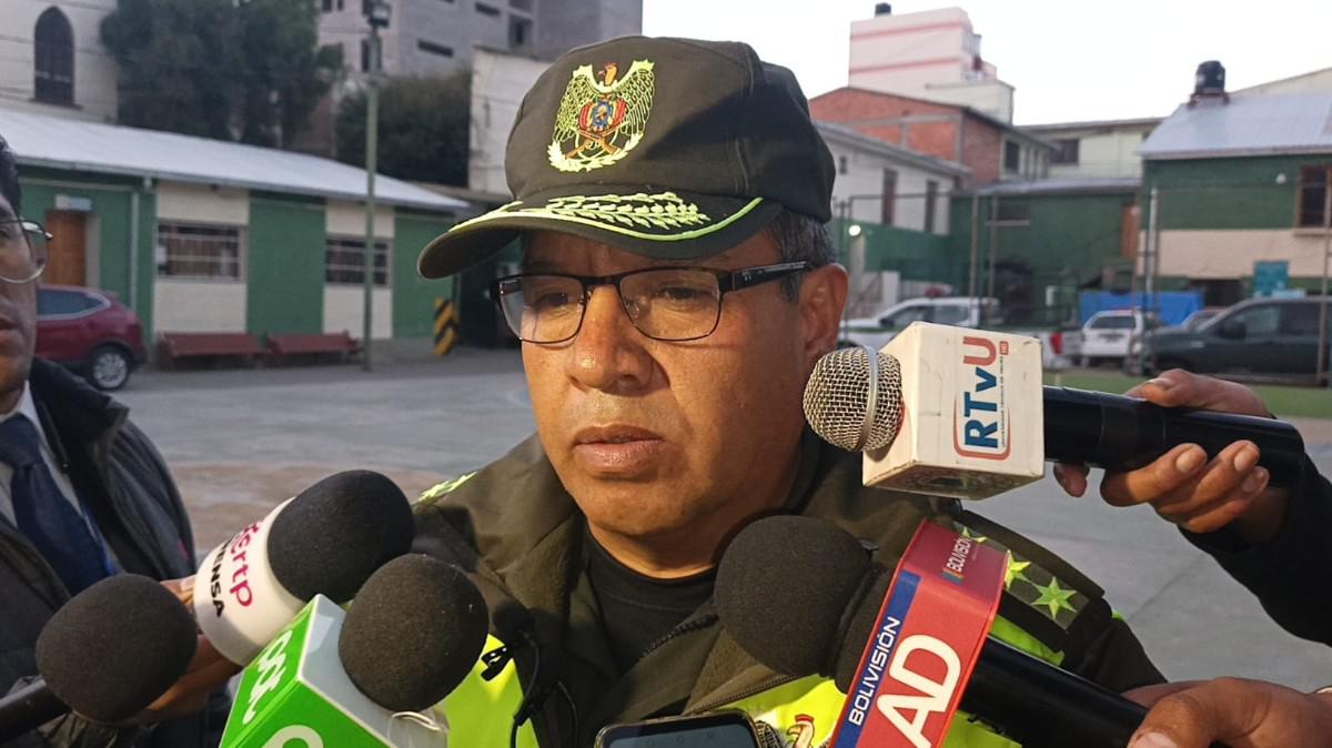 El coronel en conferencia de prensa